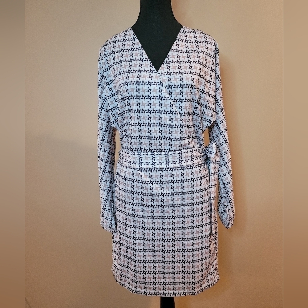 STYLISH MINI DRESS, Long Sleeve, Geometric Pattern, Crossover Neckline, Size Sm
